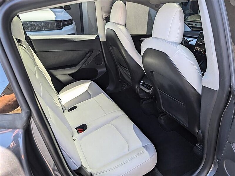 2023 Tesla Model Y Performance FSD Capable - Photo 28 - Bountiful, UT 84010