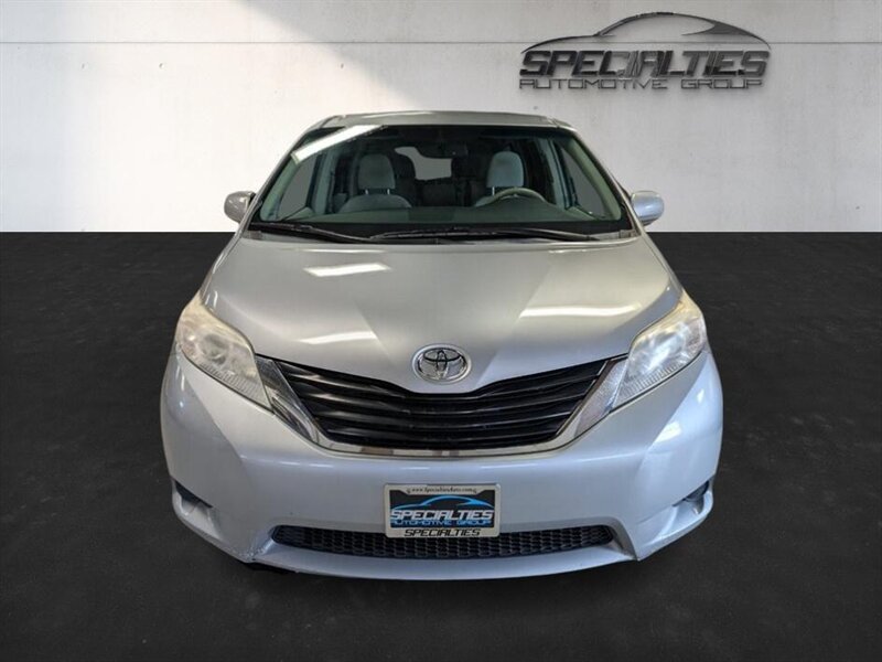 2011 Toyota Sienna LE 8-Passenger   - Photo 6 - Bountiful, UT 84010