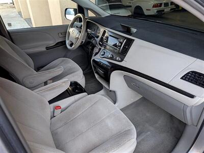 2011 Toyota Sienna LE 8-Passenger   - Photo 4 - Bountiful, UT 84010