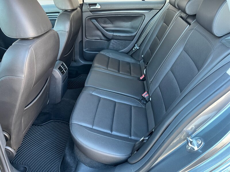 2014 Volkswagen Jetta SportWagen TDI - Photo 11 - St. George, UT 84770-2625