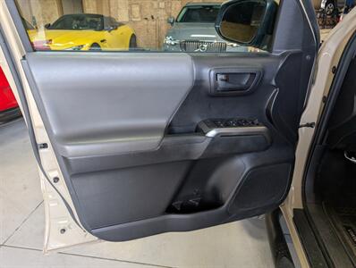 2020 Toyota Tacoma SR5 V6   - Photo 19 - Bountiful, UT 84010