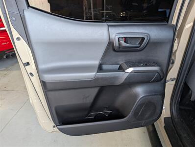 2020 Toyota Tacoma SR5 V6   - Photo 24 - Bountiful, UT 84010