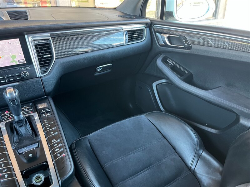 2017 Porsche Macan GTS - Photo 18 - St. George, UT 84770-2625