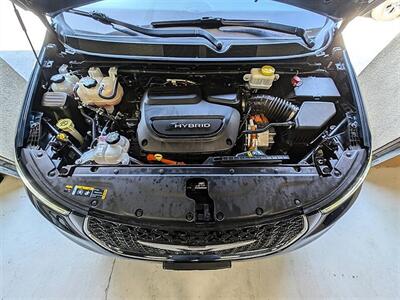 2022 Chrysler Pacifica Hybrid Touring L   - Photo 17 - Bountiful, UT 84010
