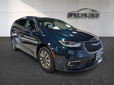 2022 Chrysler Pacifica Hybrid Touring L Van