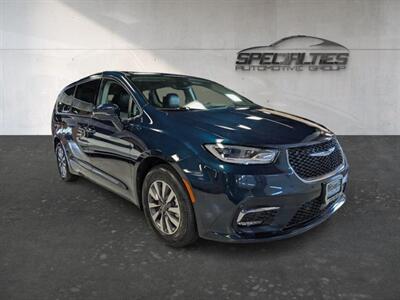 2022 Chrysler Pacifica Hybrid Touring L Van