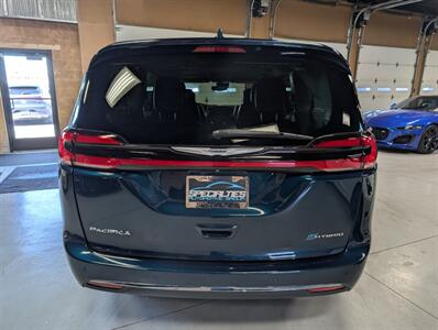 2022 Chrysler Pacifica Hybrid Touring L   - Photo 9 - Bountiful, UT 84010