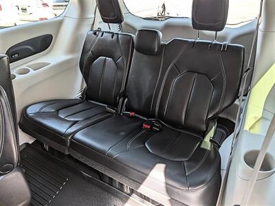 2022 Chrysler Pacifica Hybrid Touring L   - Photo 27 - Bountiful, UT 84010