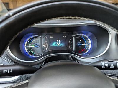 2022 Chrysler Pacifica Hybrid Touring L   - Photo 22 - Bountiful, UT 84010