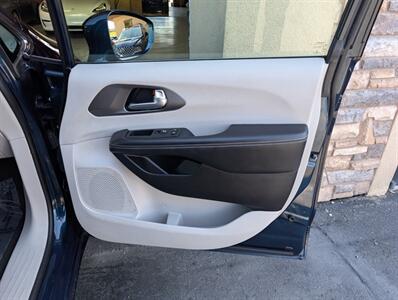 2022 Chrysler Pacifica Hybrid Touring L   - Photo 30 - Bountiful, UT 84010