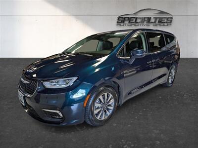 2022 Chrysler Pacifica Hybrid Touring L   - Photo 5 - Bountiful, UT 84010