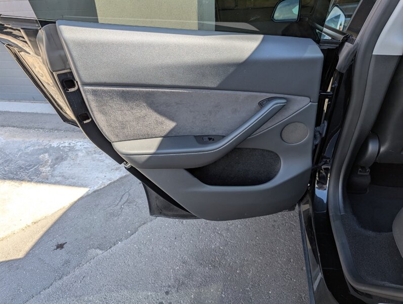 2023 Tesla Model Y Long Range FSD Capable w/ Acceleration Boost - Photo 24 - Bountiful, UT 84010