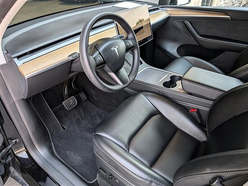 2023 Tesla Model Y Long Range FSD Capable w/ Acceleration Boost - Photo 2 - Bountiful, UT 84010