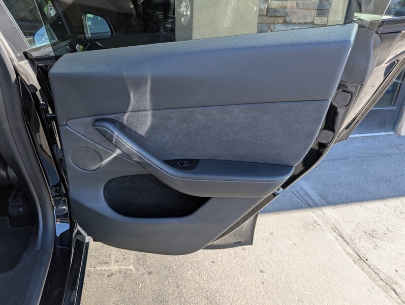 2023 Tesla Model Y Long Range FSD Capable w/ Acceleration Boost - Photo 27 - Bountiful, UT 84010
