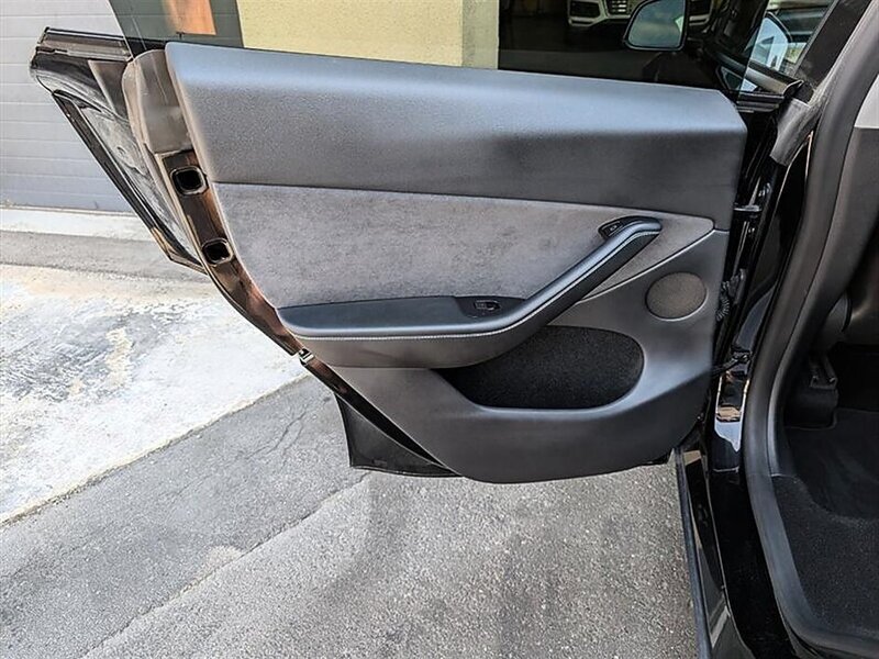 2023 Tesla Model Y Long Range FSD Capable w/ Acceleration Boost - Photo 24 - Bountiful, UT 84010