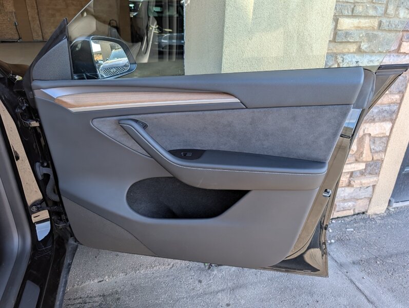 2023 Tesla Model Y Long Range FSD Capable w/ Acceleration Boost - Photo 29 - Bountiful, UT 84010