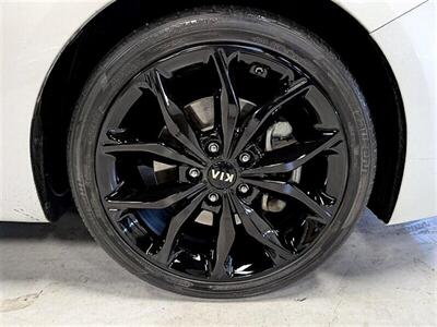 2017 Kia Forte5 SX   - Photo 12 - St. George, UT 84770-2625