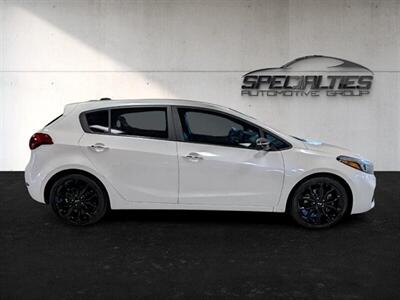 2017 Kia Forte5 SX   - Photo 11 - St. George, UT 84770-2625