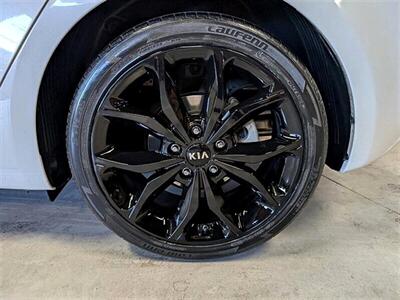 2017 Kia Forte5 SX   - Photo 14 - St. George, UT 84770-2625