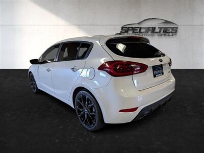 2017 Kia Forte5 SX   - Photo 8 - St. George, UT 84770-2625