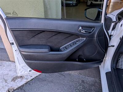 2017 Kia Forte5 SX   - Photo 18 - Bountiful, UT 84010