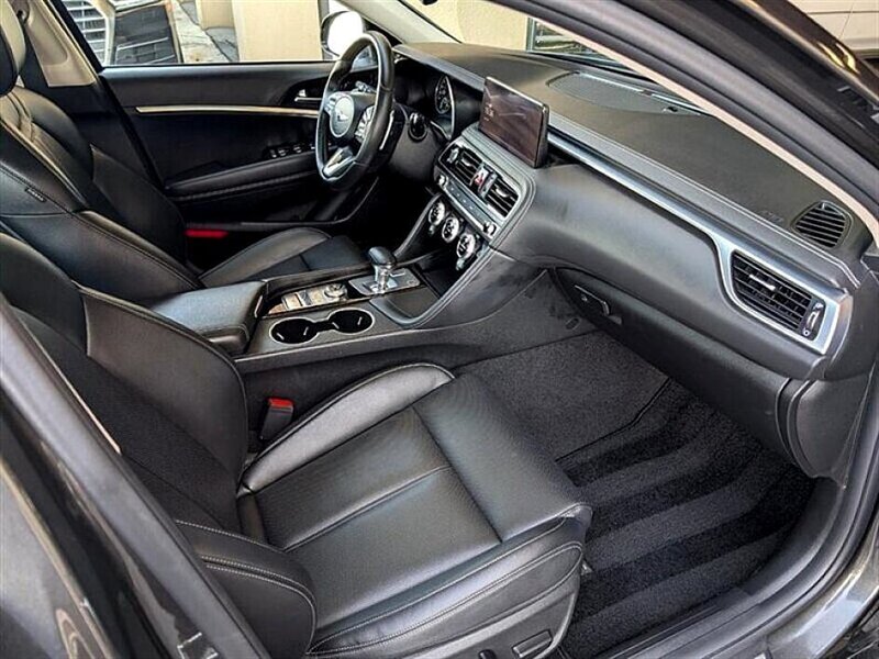 2023 Genesis G70 2.0T - Photo 4 - St. George, UT 84770-2625