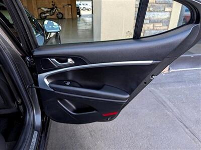 2023 Genesis G70 2.0T   - Photo 26 - St. George, UT 84770-2625