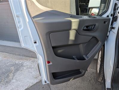 2024 Ford Transit 350 XLT  15-Passenger - Photo 17 - Bountiful, UT 84010