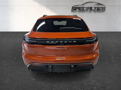 2024 Porsche Macan 4 Electric AWD - Photo 9 - Bountiful, UT 84010