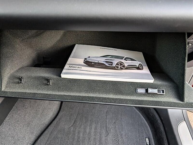 2024 Porsche Macan 4 Electric AWD - Photo 32 - Bountiful, UT 84010