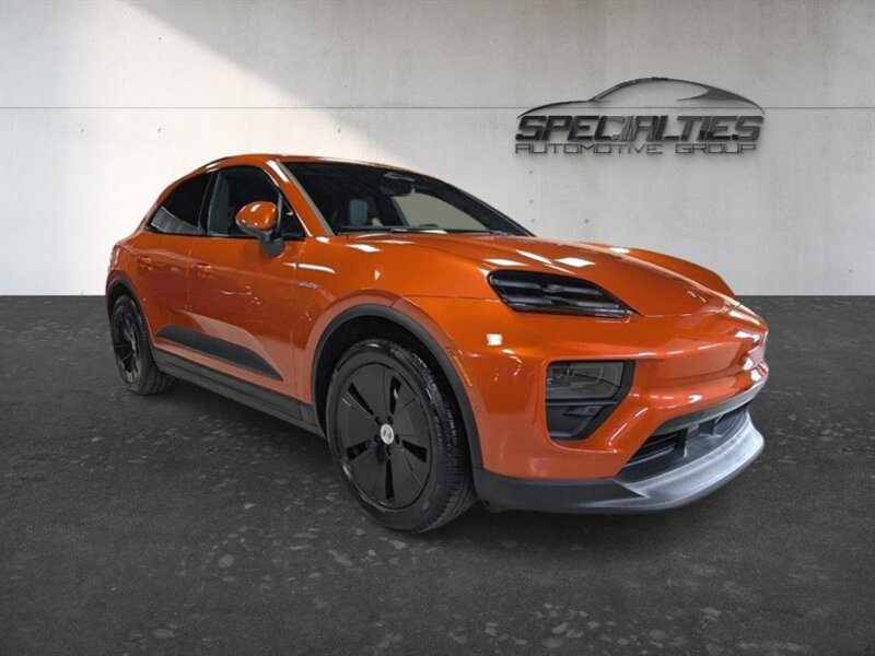 2024 Porsche Macan Macan 4 Electric's photo
