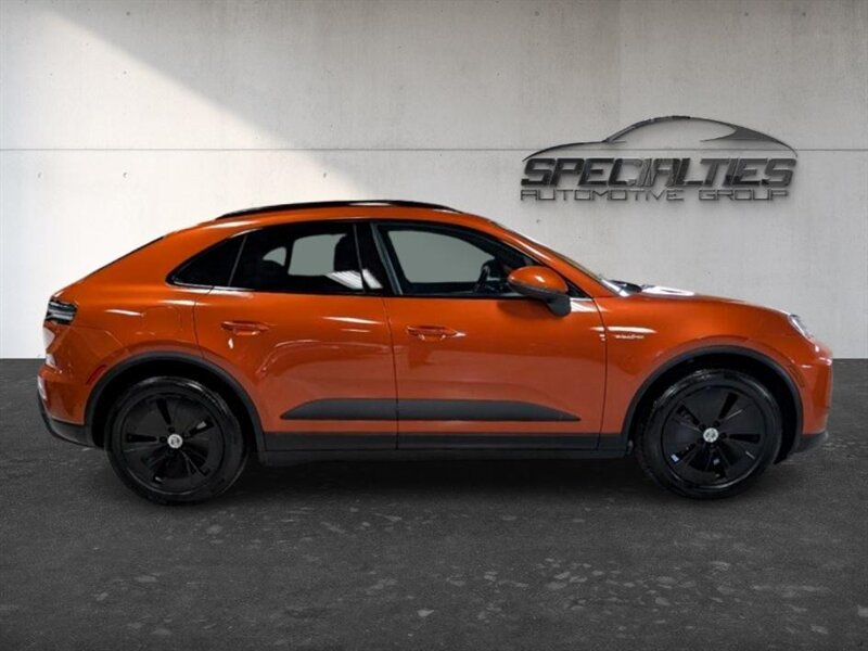 2024 Porsche Macan 4 Electric AWD - Photo 11 - Bountiful, UT 84010
