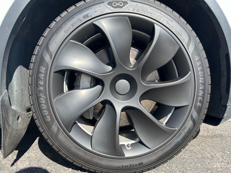 2024 Tesla Model Y Long Range * Hardware 4* - Photo 37 - St. George, UT 84770-2625