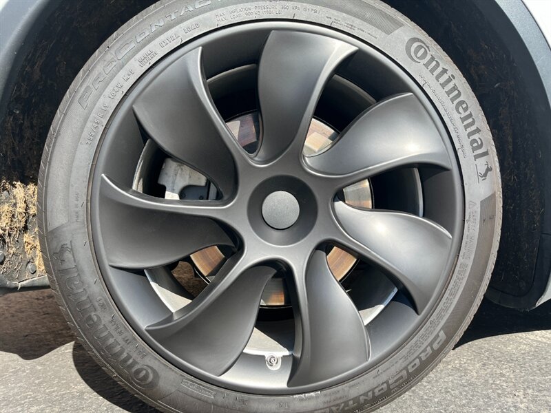2024 Tesla Model Y Long Range * Hardware 4* - Photo 34 - St. George, UT 84770-2625
