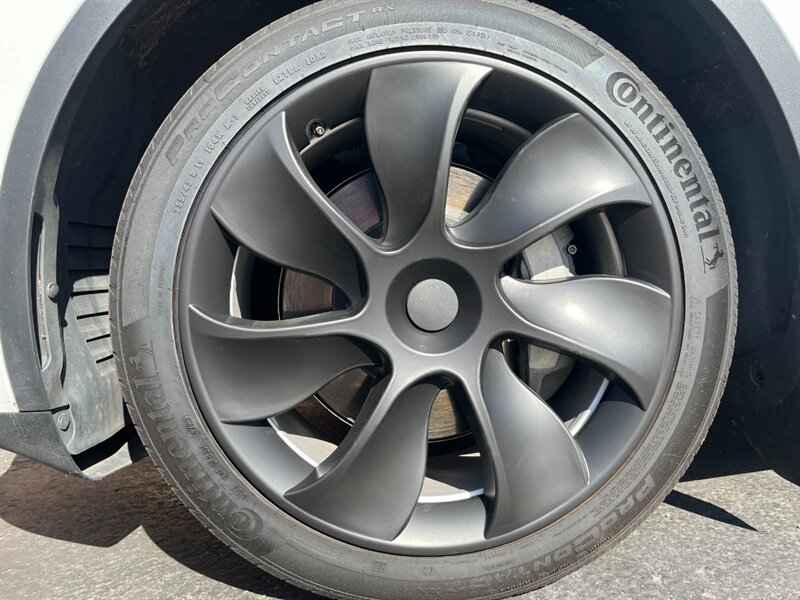 2024 Tesla Model Y Long Range * Hardware 4* - Photo 35 - St. George, UT 84770-2625