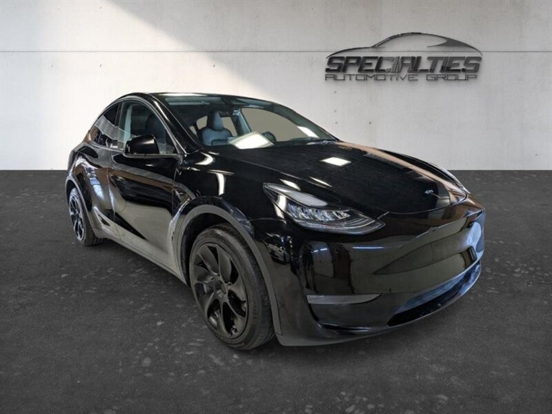 2023 Tesla Model Y Long Range Dual Motor All-Wheel Drive's photo