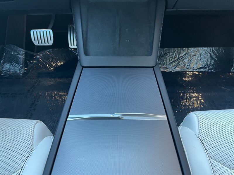 2024 Tesla Model 3 Performance - Photo 42 - St. George, UT 84770-2625