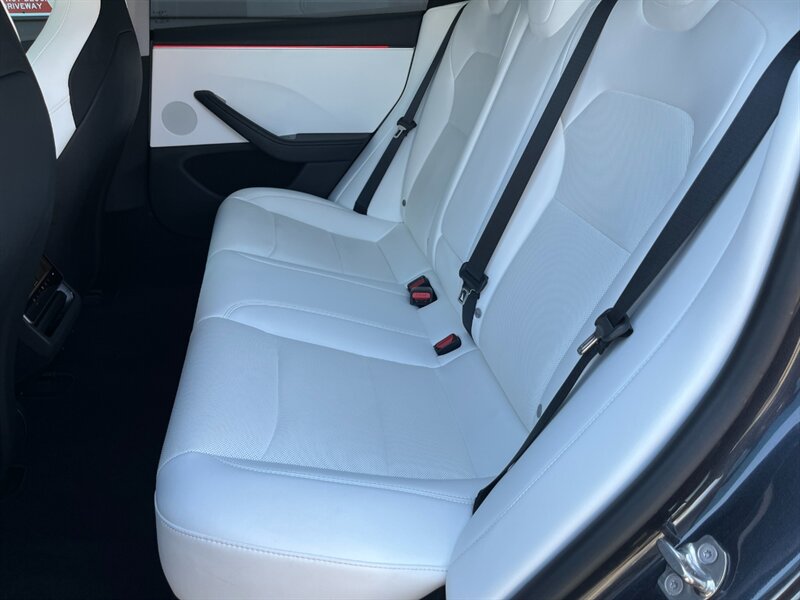 2024 Tesla Model 3 Performance - Photo 11 - St. George, UT 84770-2625