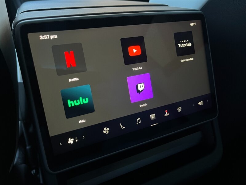 2024 Tesla Model 3 Performance - Photo 48 - St. George, UT 84770-2625