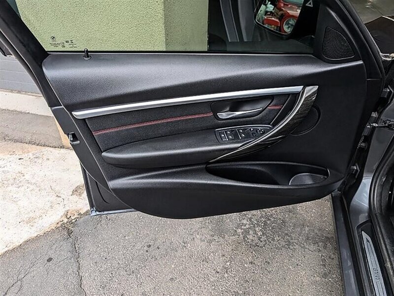 2018 BMW 330i - Photo 18 - Bountiful, UT 84010