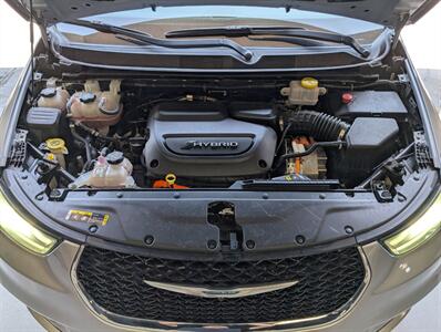 2021 Chrysler Pacifica Hybrid Touring L   - Photo 17 - Bountiful, UT 84010