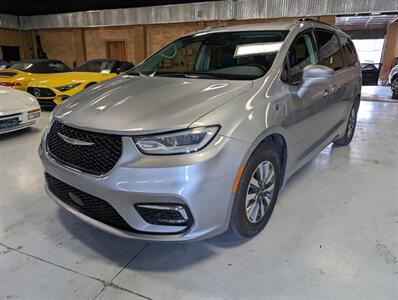 2021 Chrysler Pacifica Hybrid Touring L   - Photo 5 - Bountiful, UT 84010