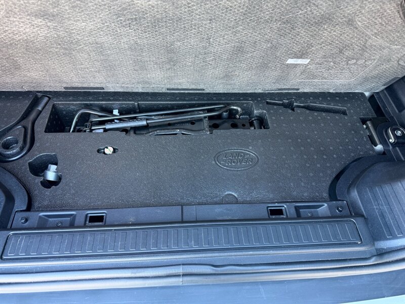 2022 Land Rover Defender 90 Standard - Photo 43 - St. George, UT 84770-2625