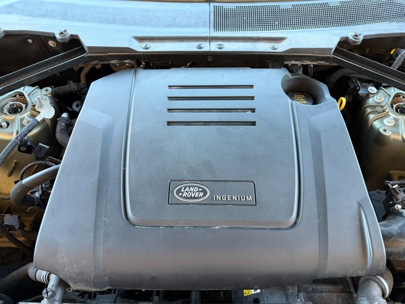 2022 Land Rover Defender 90 Standard - Photo 5 - St. George, UT 84770-2625