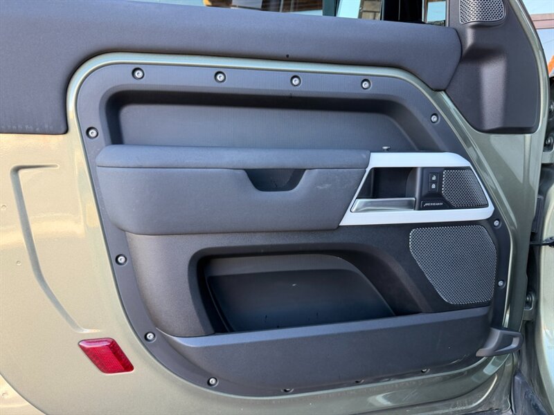 2022 Land Rover Defender 90 Standard - Photo 46 - St. George, UT 84770-2625