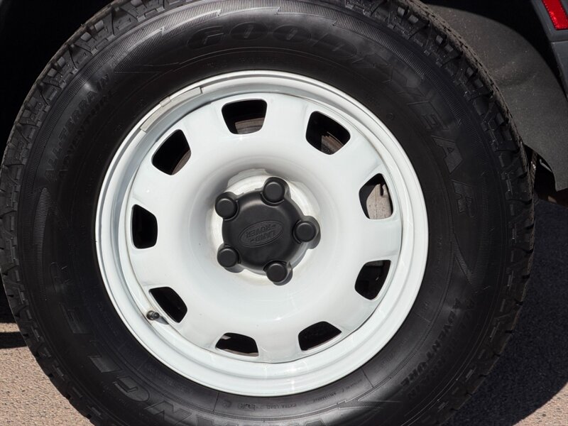 2022 Land Rover Defender 90 Standard - Photo 35 - St. George, UT 84770-2625