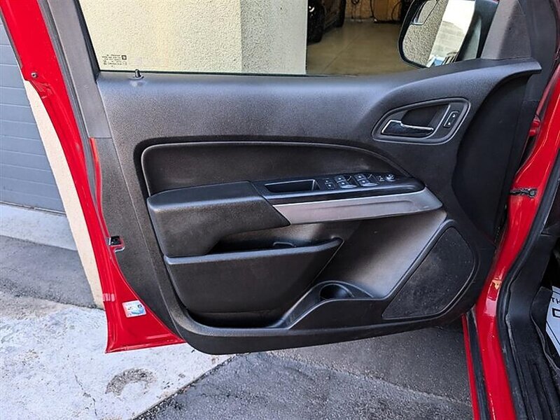 2019 Chevrolet Colorado LT - Photo 19 - Bountiful, UT 84010
