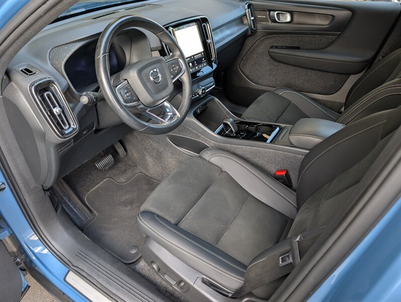 2023 Volvo C40 Recharge Twin Ultimate - Photo 2 - Bountiful, UT 84010
