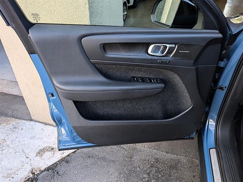 2023 Volvo C40 Recharge Twin Ultimate - Photo 18 - Bountiful, UT 84010