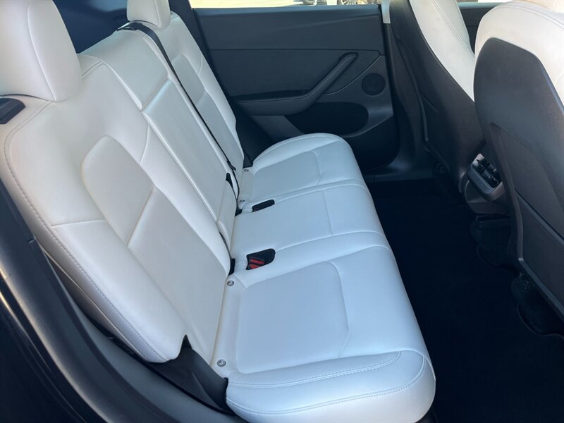 2022 Tesla Model Y Long Range - Photo 11 - St. George, UT 84770-2625